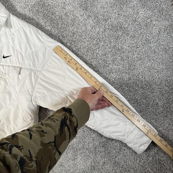 Nike Quilted Shirt Jacket Mens Small White Snap Front Puffer Pockets FB8732-133 - Picture 4 of 15